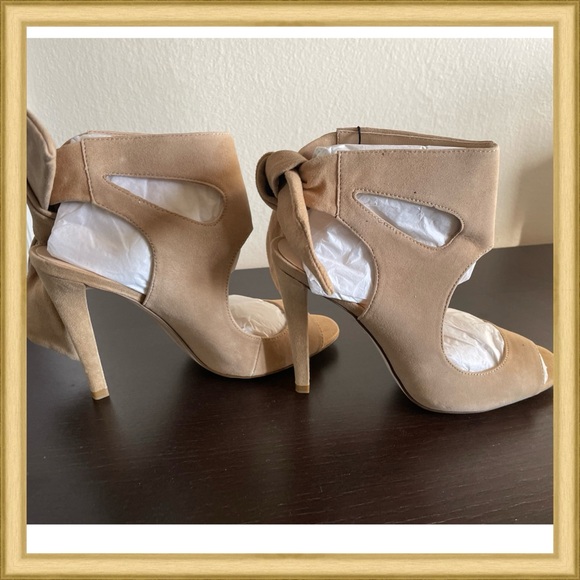 Zara Woman Genuine Suede Leather, buttery soft stilettos - Picture 4 of 7